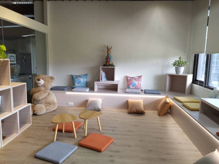 客廳般的閱讀氛圍，期待愛書人 