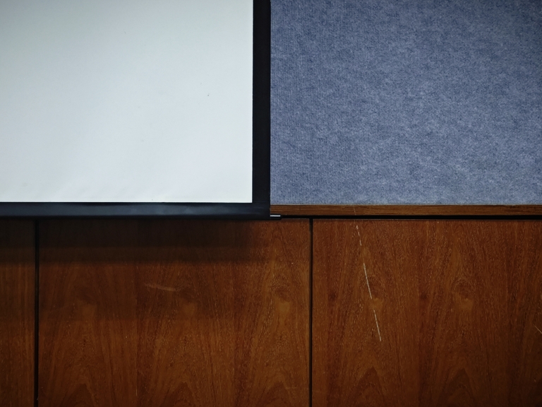 角落的色彩與邊界