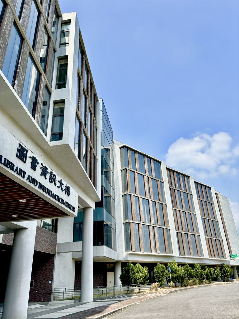 在知識的沃土上，建築的生長。