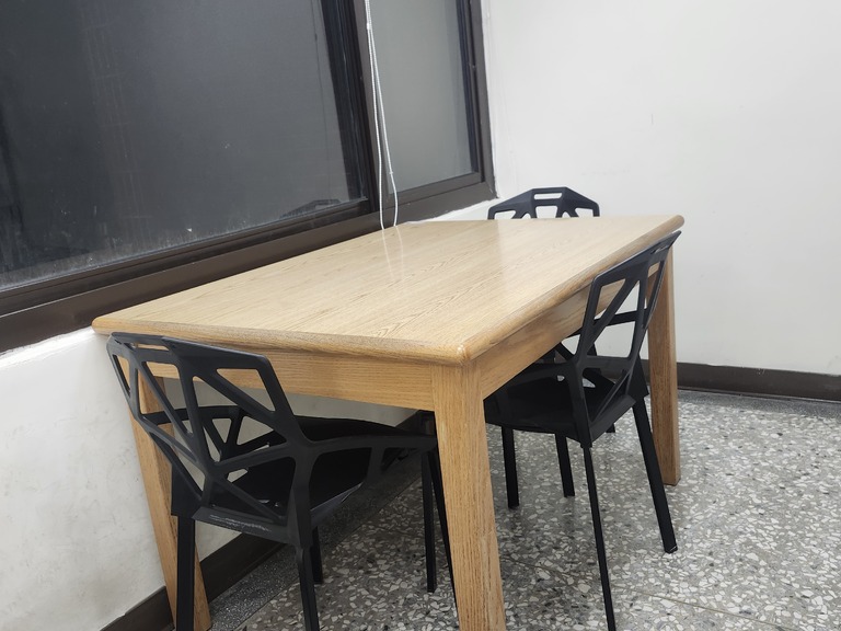 知識從這張桌子開始